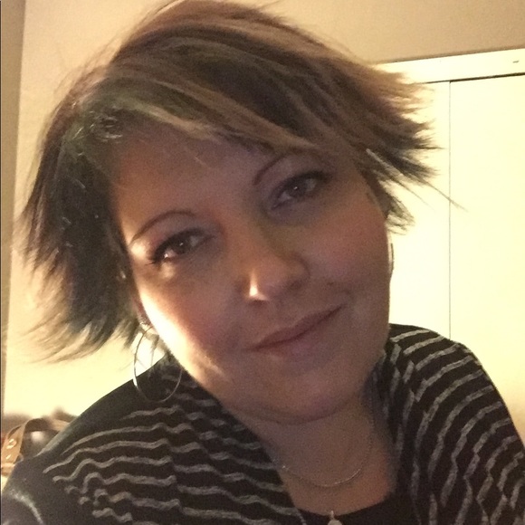 Meet your Posher, Rebecca - Picture 1 of 1